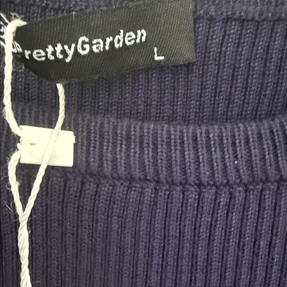 Elegant Blue Sleeveless Dress - Picture 4 of 5